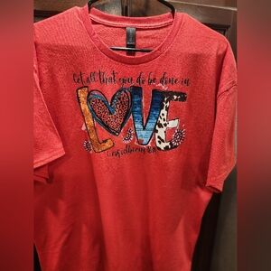 XL WOMENS RED TSHIRT
